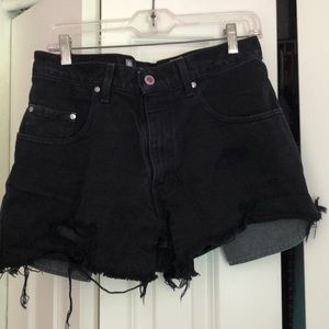 black levi’s shorts